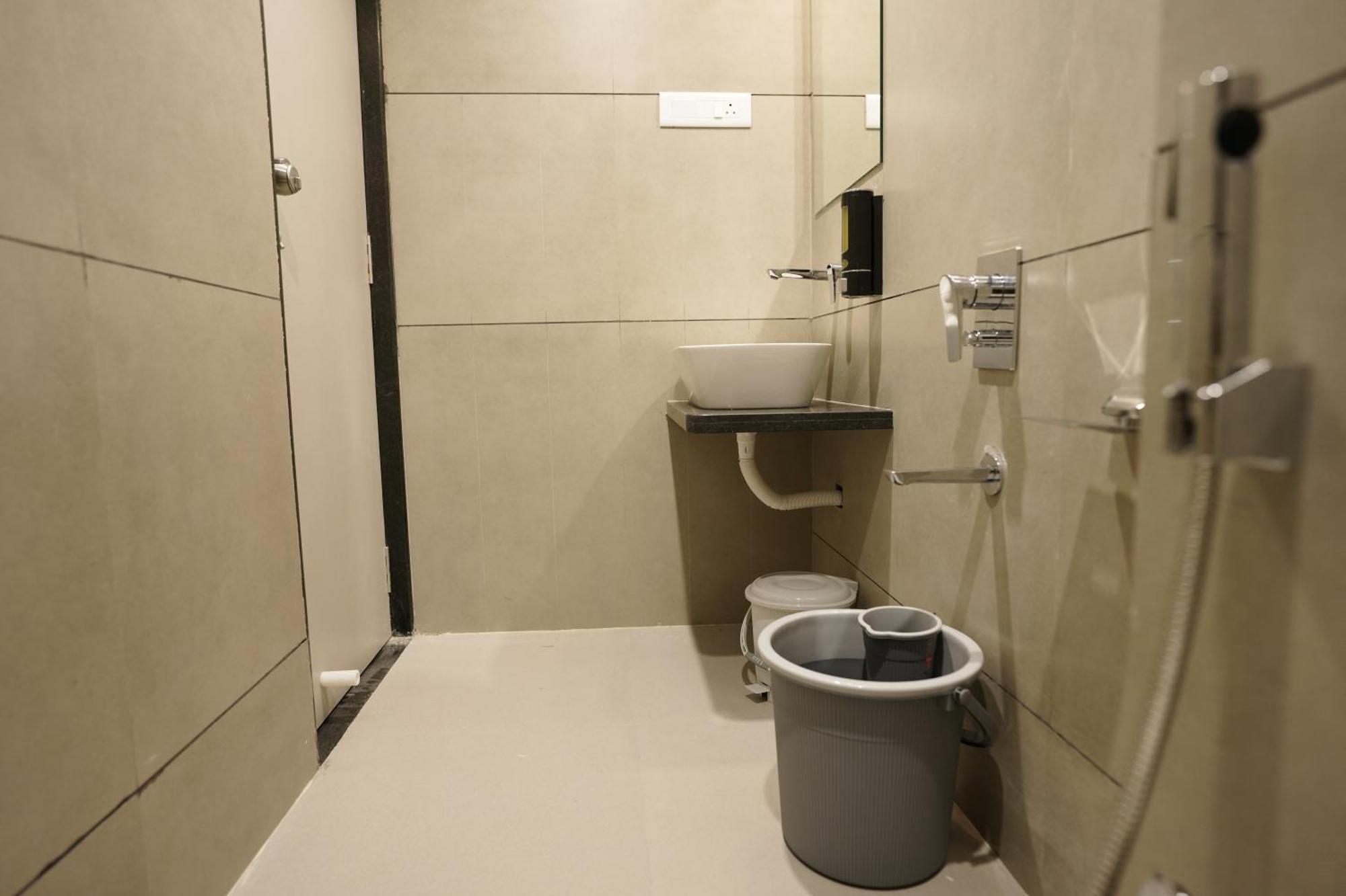 A Square Executive Hotel Aurangábád Kültér fotó